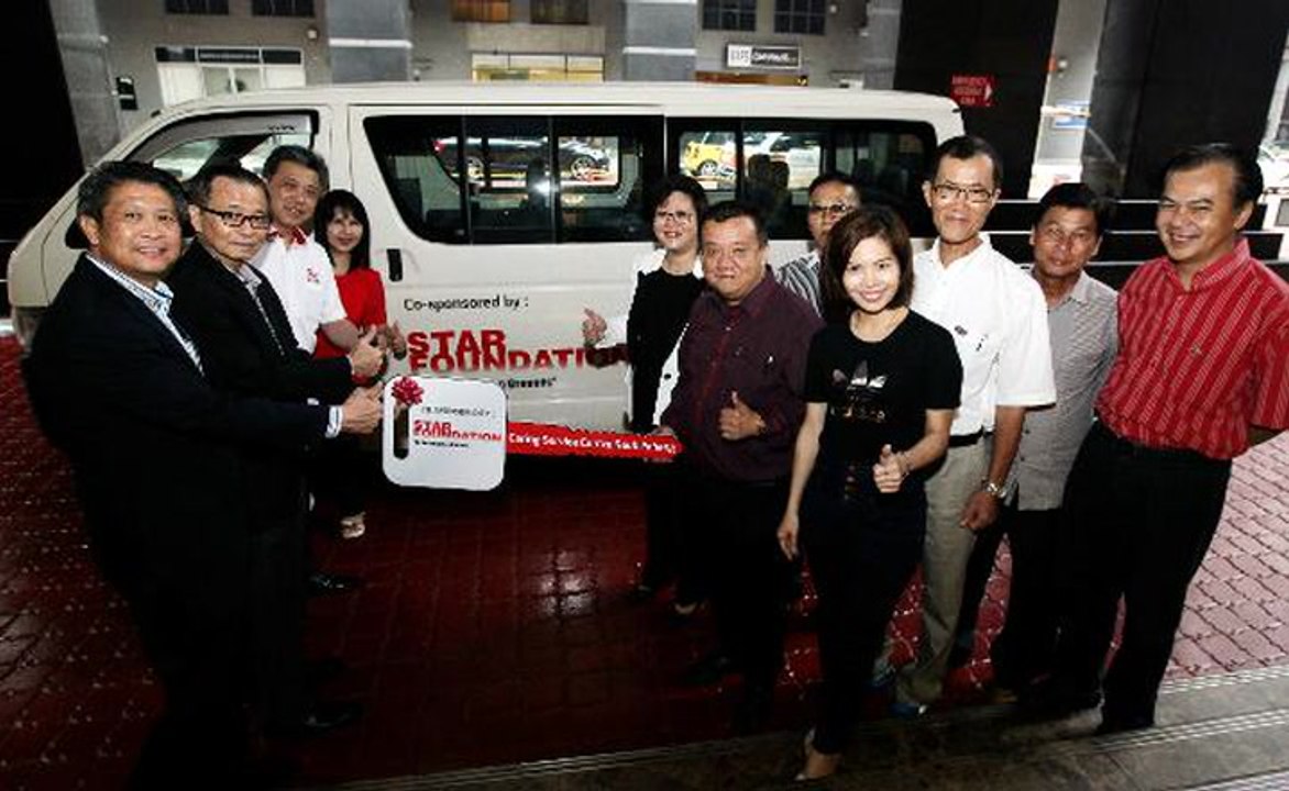 Star Foundation donates van to Raub Caring Service Centre