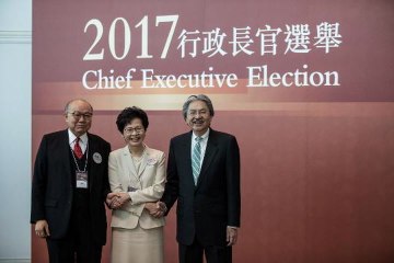 Tải video: Hundreds protest ahead of Hong Kong election