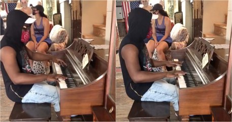 Jovem pediu para tocar piano numa loja e foi surpreendido pelo dono