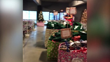 Justin Turner Gives Back To LA's Needy