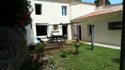 A vendre - Maison/villa - SAINT-MICHEL-EN-L'HERM (85580) - 8 pièces - 238m²