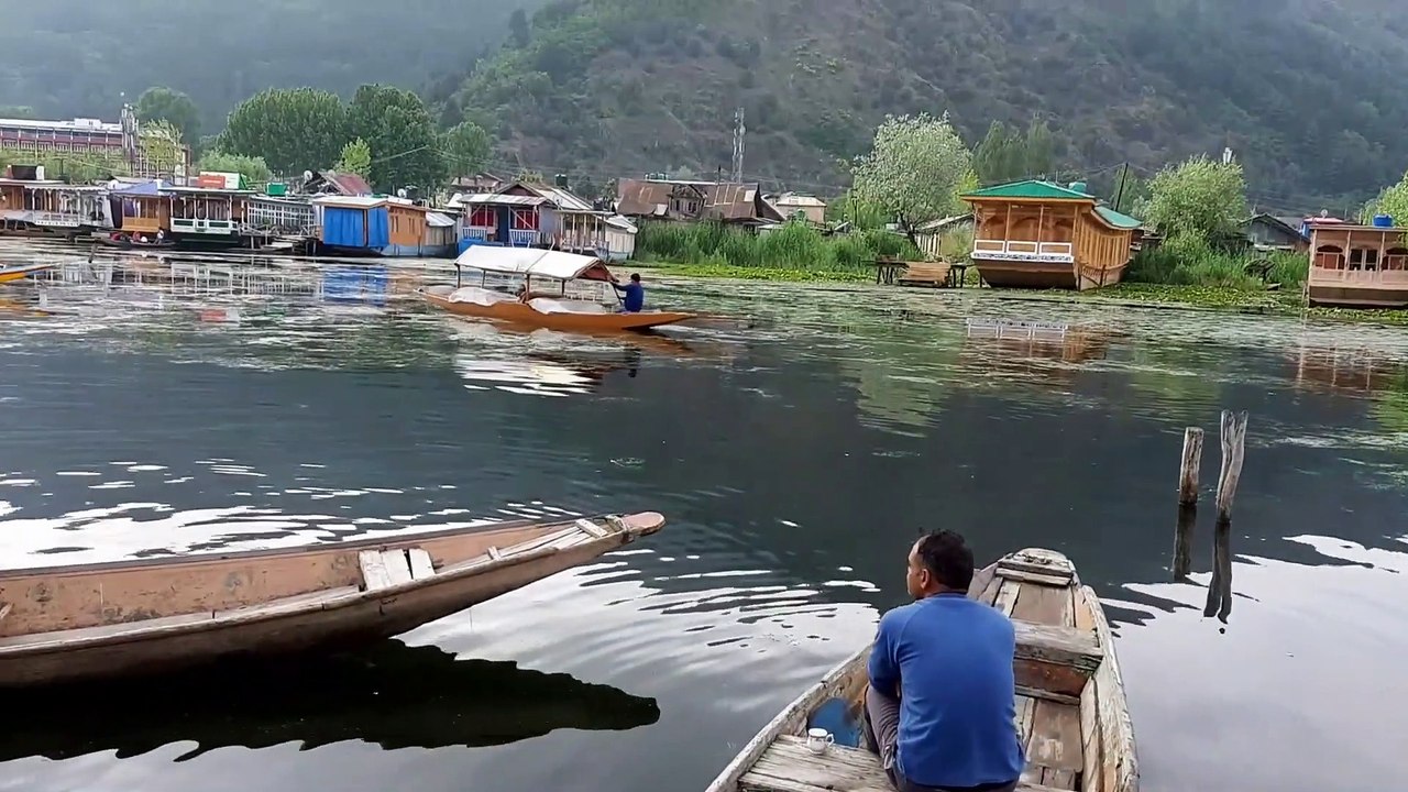 tea in dal lake