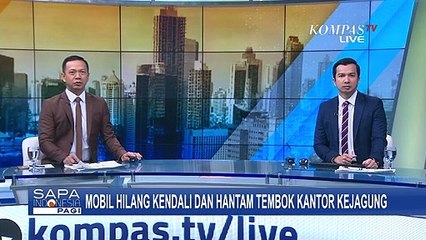 Mobil Mini Cooper Tabrak Tiang Beton, Pengemudi Tidak Sadarkan Diri