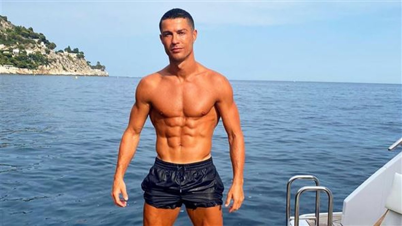 Cristiano, Zlatan & andere Fussballer segeln im Mittelmeer