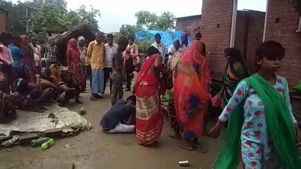 भरभराकर गिरी कच्ची दीवाल, मलबे में दबकर महिला की मौत