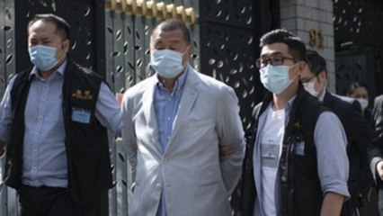 El magnate hongkonés Jimmy Lai y activistas salen en libertad bajo fianza