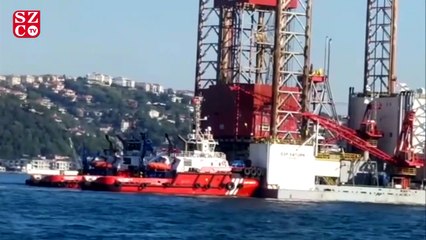 Boğaz'dan geçen dev platform sürüklendi: Kıyıya 100 metre kala durduruldu!