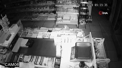 Arnavutköy’de marketleri soyan hırsızlar önce kameralara sonra polise yakalandı