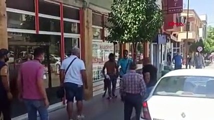 Yayayı yumruklayan, akli dengesi bozuk kişiye linç girişimi