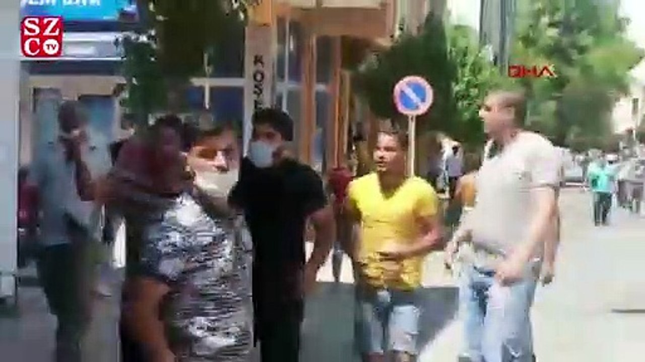 Yayayı yumruklayan, akli dengesi bozuk kişiye linç girişimi