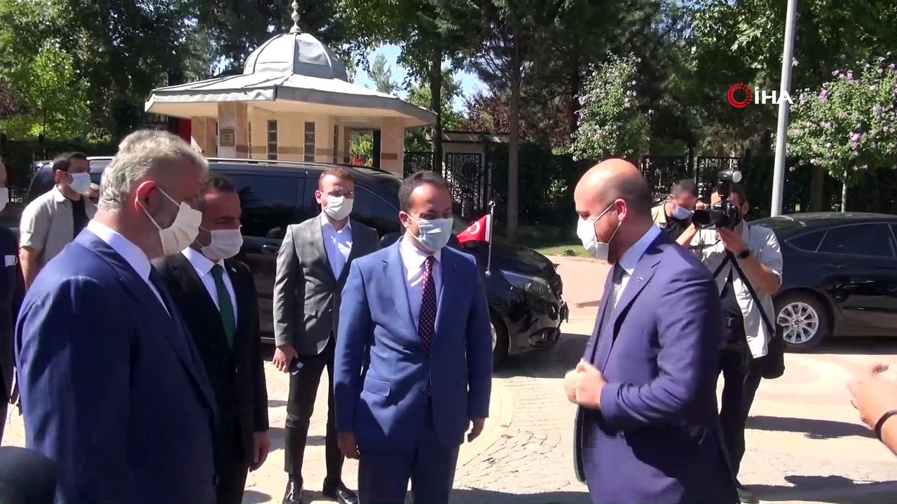 Bilal Erdoğan, Şeyh Edebali Türbesini ziyaret etti, tarihi camide namaz kıldı