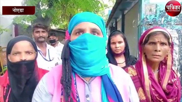वेतन को बढ़ाने को लेकर सफाई कर्मियों का थाने में जमकर हँगामा
