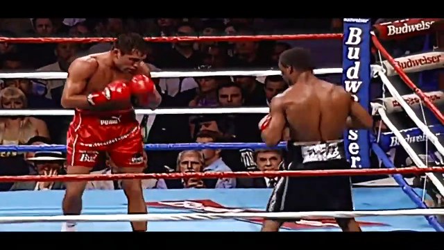 Oscar De La Hoya -v- Shane Mosley I - 2000 (highlights)