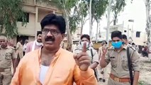 अलीगढ़- BJP विधायक को पुलिस ने थाने में जमकर पीटा