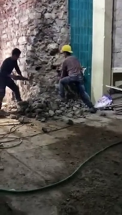 İBB'den Galata Kulesi içinde hilti ile yapılan yıkıma tepki: "Suç niteliğinde"