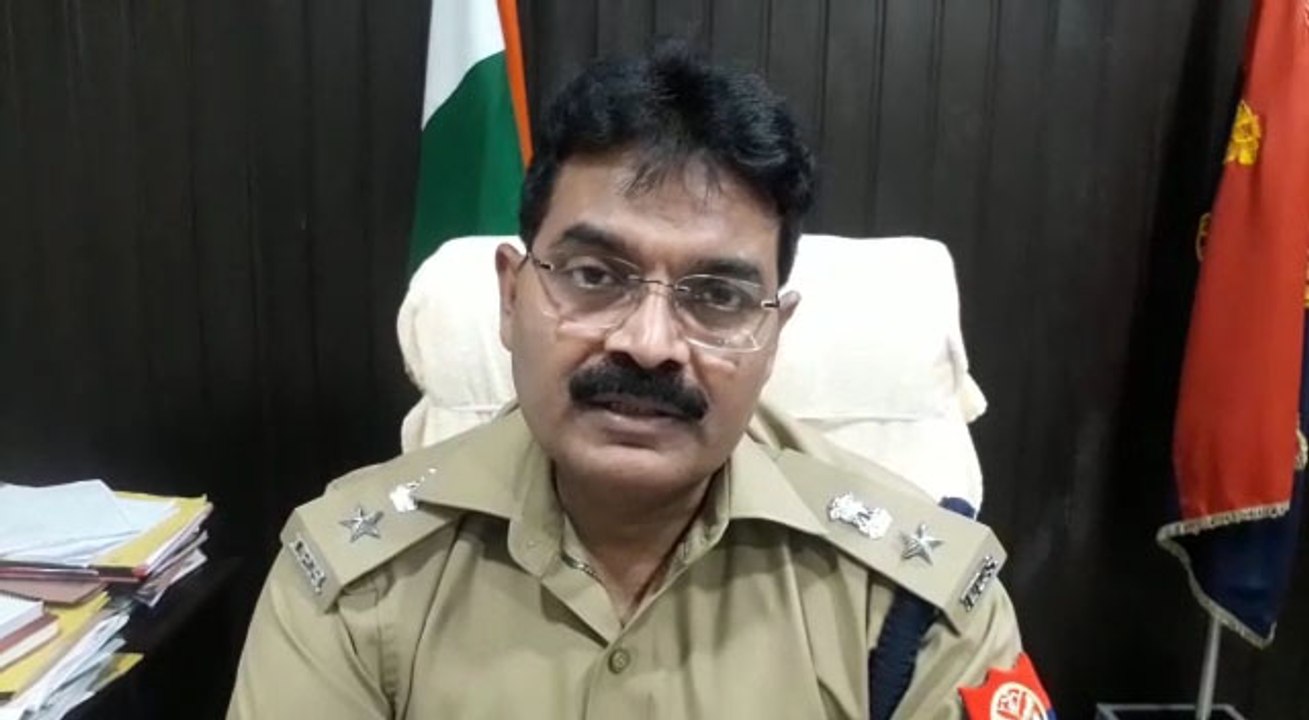 फर्रुखाबाद: छेड़छाड़ के आरोप में युवक को बंधक बनाकर लाठी-डंडों से पीटा
