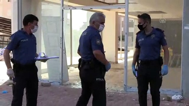 Bir kişi evinde bir kişi de boş dükkanda ölü bulundu - ANTALYA