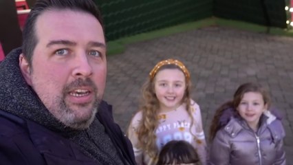 A Fun Family Evening with Sophia Isabella e Alice  in the Upside down House!