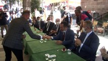 Dünya Etnospor Başkanı Bilal Erdoğan, Söğüt sakinleriyle çay sohbetine katıldı- “Milletin hayrına olan işlerde muhalefet ve diğer partilerin yan yana durmasına ihtiyacımız var”- “Bütün dünyanın derdiyle dertleneceğiz”- 'Geçmişi...