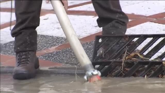 Los vecinos de Cebolla en Toledo limpian calles y bajos