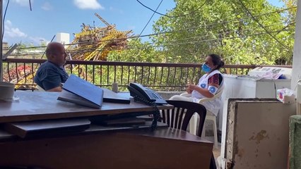 لبنانيون يحاولون التعايش مع الصدمة بعد انفجار مرفأ بيروت المروّع