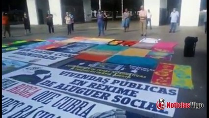 En defensa da Galicia empobrecida, unha mana sen praia
