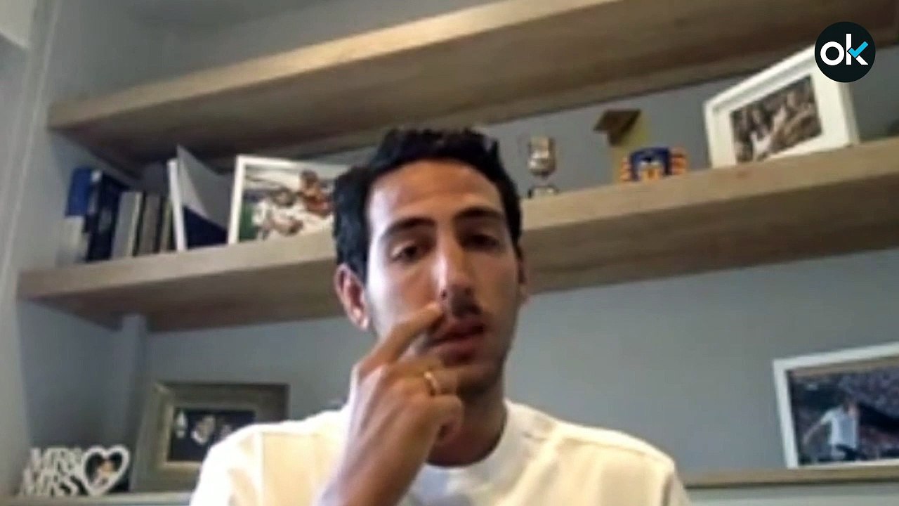 Parejo rompe a llorar en su despedida del Valencia