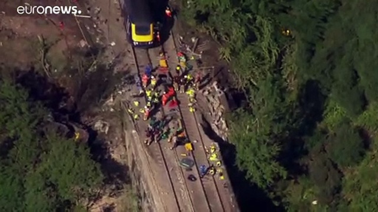 Nach schweren Regenfällen: Tödliches Zugunglück in Schottland