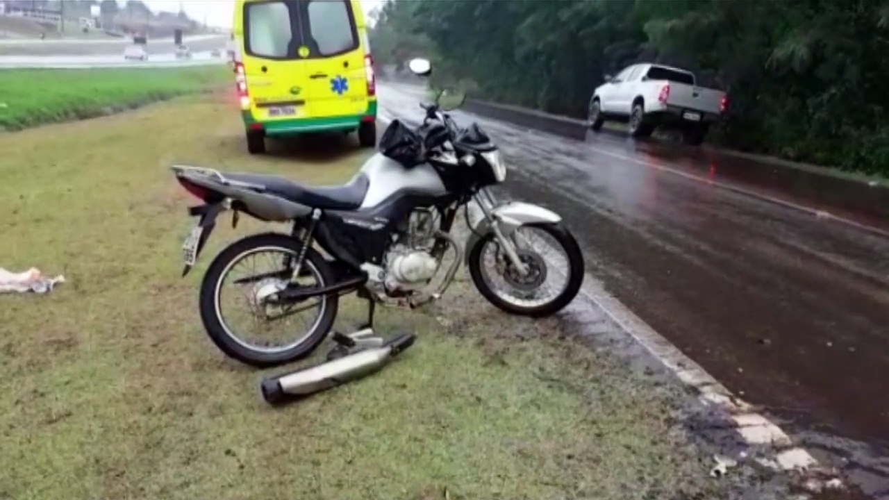 Motociclista de 27 anos é socorrido na marginal da BR-277