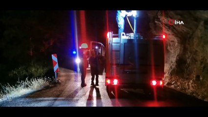Kontrolden çıkıp çaya uçan araçta kimsenin olmaması ekipleri harekete geçirdi