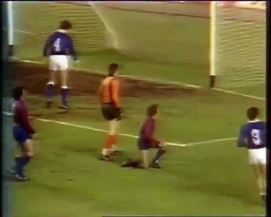 FC.BARCELONE - SELECTION.MONDIALE   -  1980  -