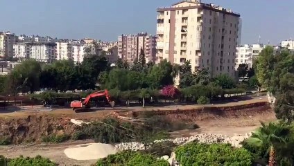 Millet Bahçesi çalışmaları kapsamında asırlık ağaçların kesilmesi tepkilere neden oldu