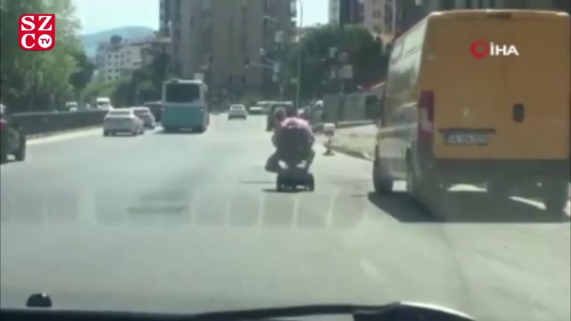 Akülü engelli aracıyla tehlikeli yolculuk kamerada