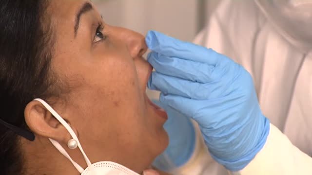 Del cribado masivo al control domiciliario, medidas restrictivas para contener el virus