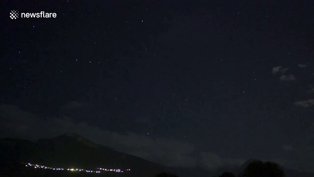 Footage captures green glow of Perseid meteors
