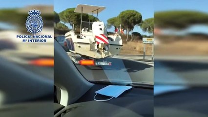 La Policía encuentra 1.000 kilos de hachís ocultos en una lancha recreativa en Huelva
