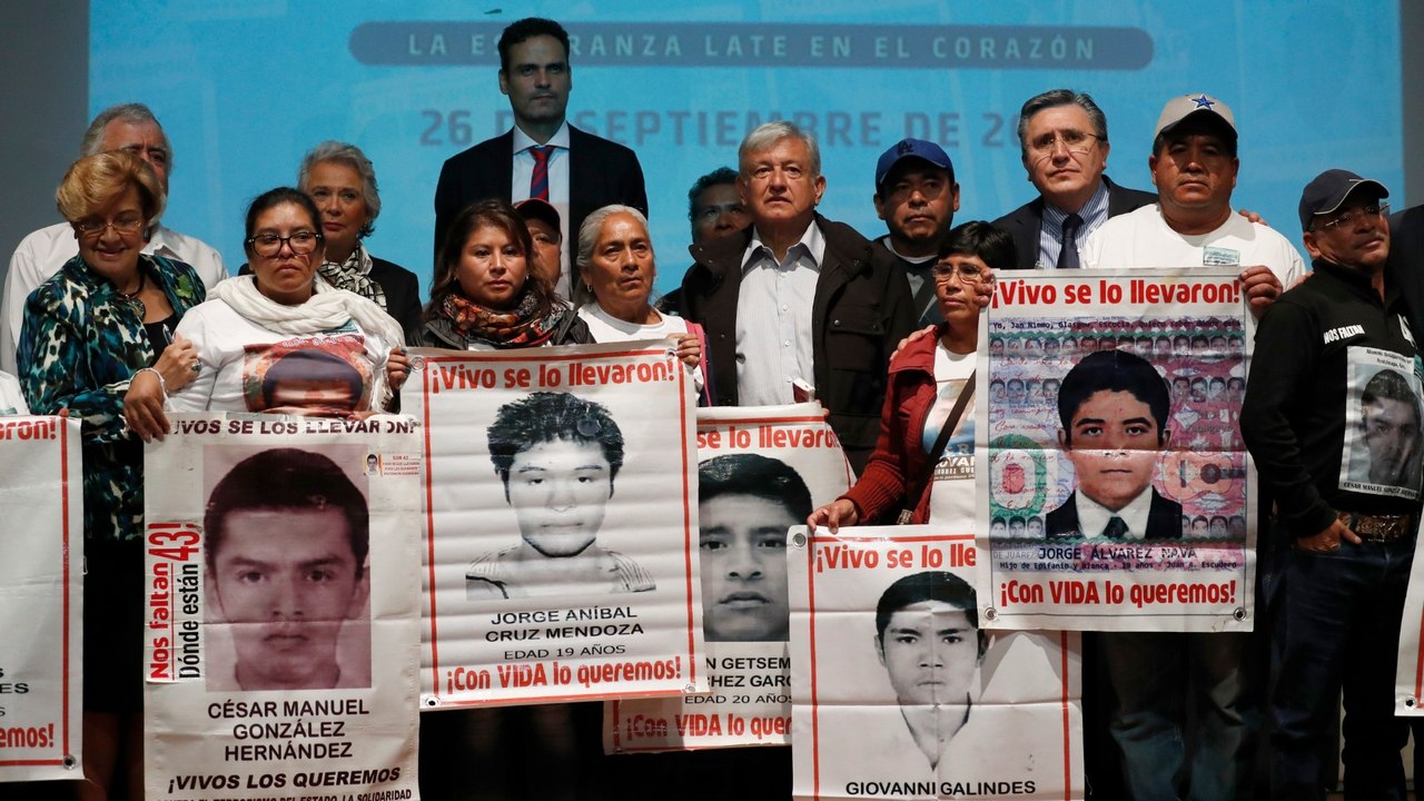 Relatives of Mexico's missing students still wa...