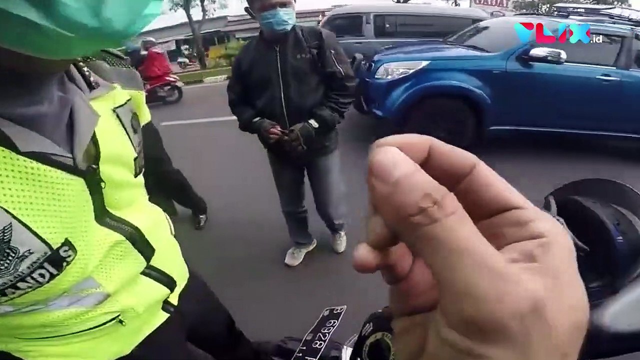 Ditilang, Biker RX King Salahkan Lokasi Jaga Polisi