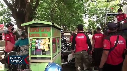 Satpol PP Semarang Tertibkan PKL Di Kawasan Larangan