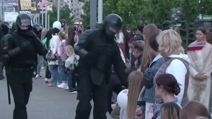 노벨문학상 수상자도 "물러나라"...벨라루스 나흘째 '대선 불복' 시위 / YTN