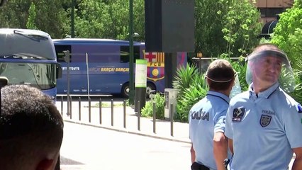 Barca arrive in Lisbon ahead of Bayern clash