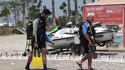 Dünyaca ünlü sahilde akvaryumu andıran görüntüler