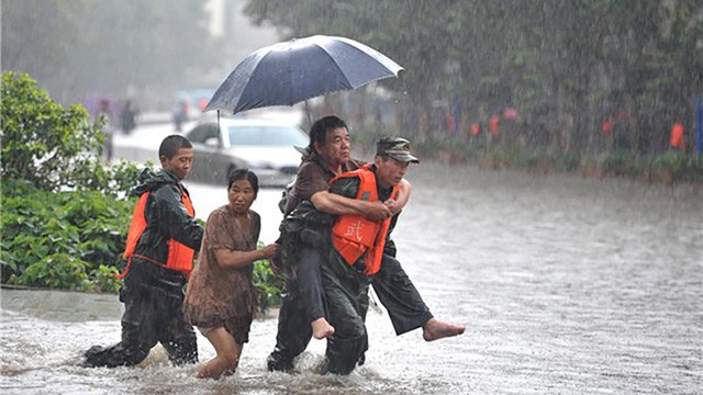 Trung Quốc: Bắc Kinh đón đợt mưa lớn kỷ lục | VTC