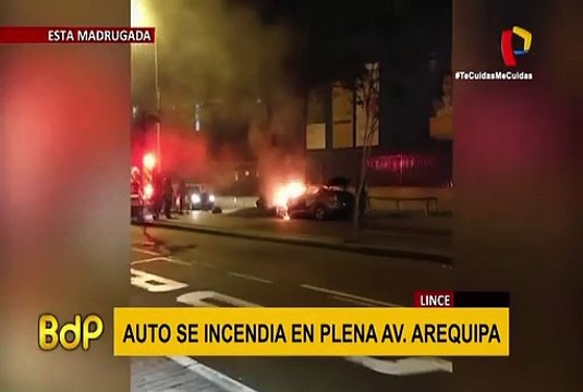 Lince: en la madrugada vehículo se incendia en la avenida Arequipa