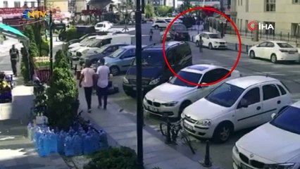 Köpekten kaçtı araba çarptı