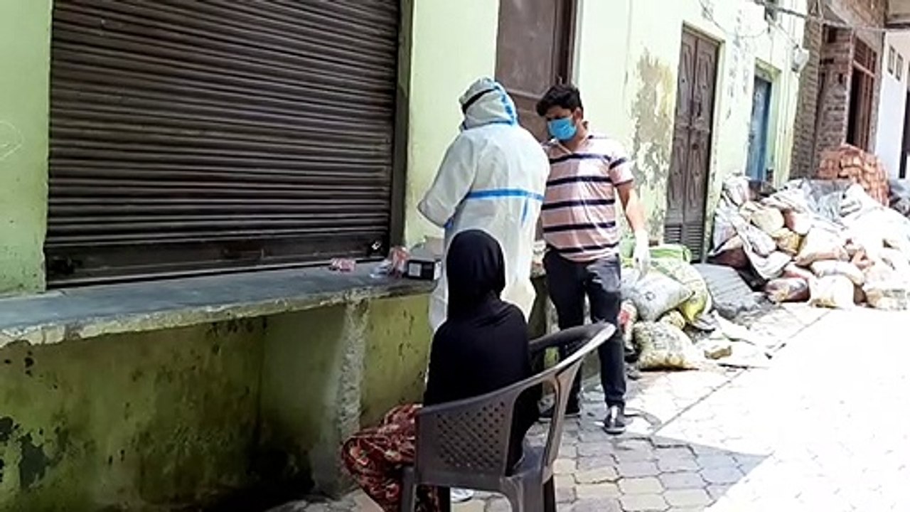 कांधला टीम ने लिए 92 लोगों के कोरोना सैंपल, एक रिपोर्ट पॉजिटिव