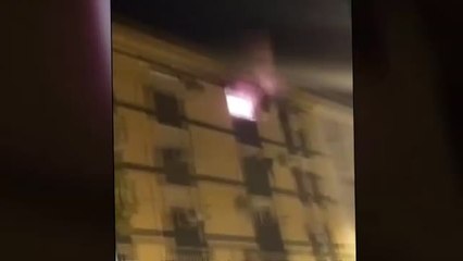 Download Video: Un incendio obliga a desalojar un edificio donde vivía un okupa