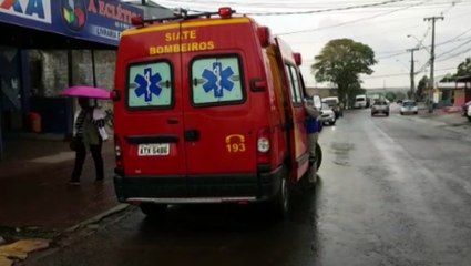 Jovem fica ferido em acidente de trânsito no Bairro Guarujá