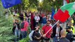 Bulgaristan'da göstericiler milletvekillerine yumurta ve domates attı - SOFYA