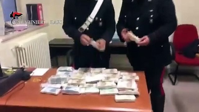 Bari: lancia 620mila euro in contanti dalla finestra, ma la notizia risale al 2015